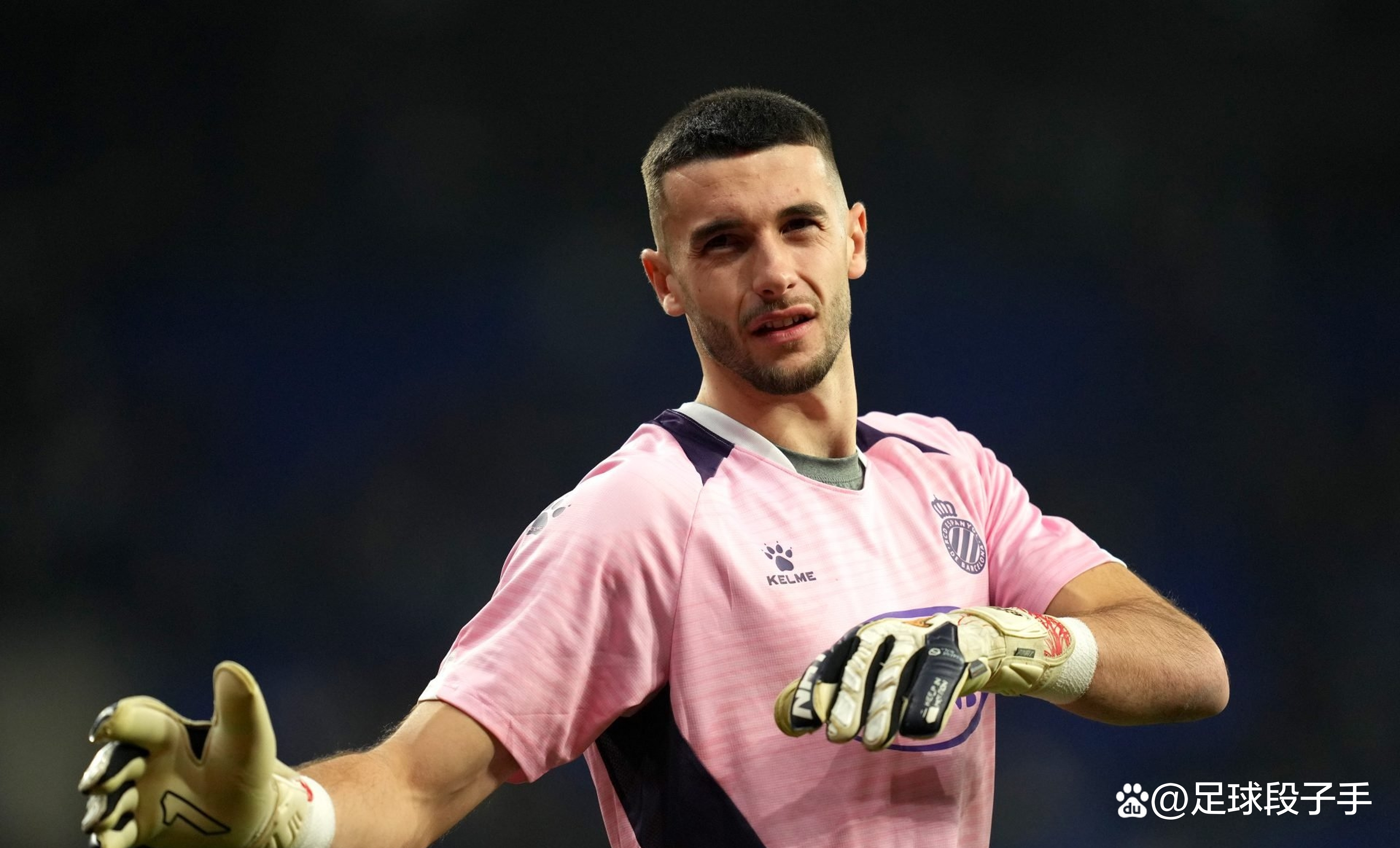 Yabo Sports-巴萨门将多次救险，当选全场最佳球员，女人作为品牌.的简单介绍